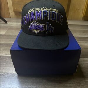 HAT CITY OF LOS ANGELES LAKERS & DODGERS CHAMPIONS FLAG  - PRE OWNED